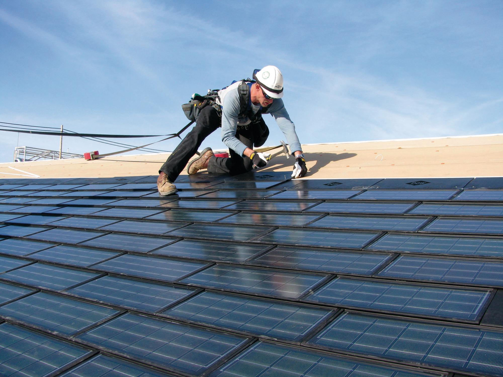 How to Hire Good Roofing Companies in Rockford?